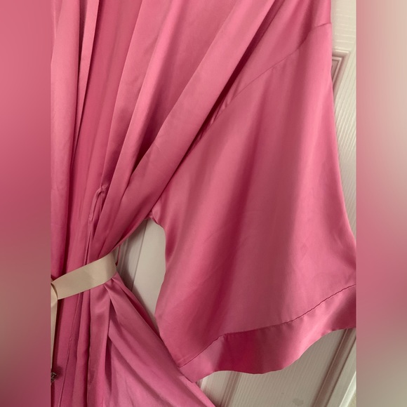 NWT Victoria’s Secret Silk Mini Robe: Pink with Cream Belt & Beaded Buckle M/L - Picture 10 of 16